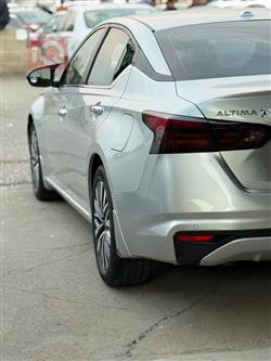 نیسان ئەلتیما